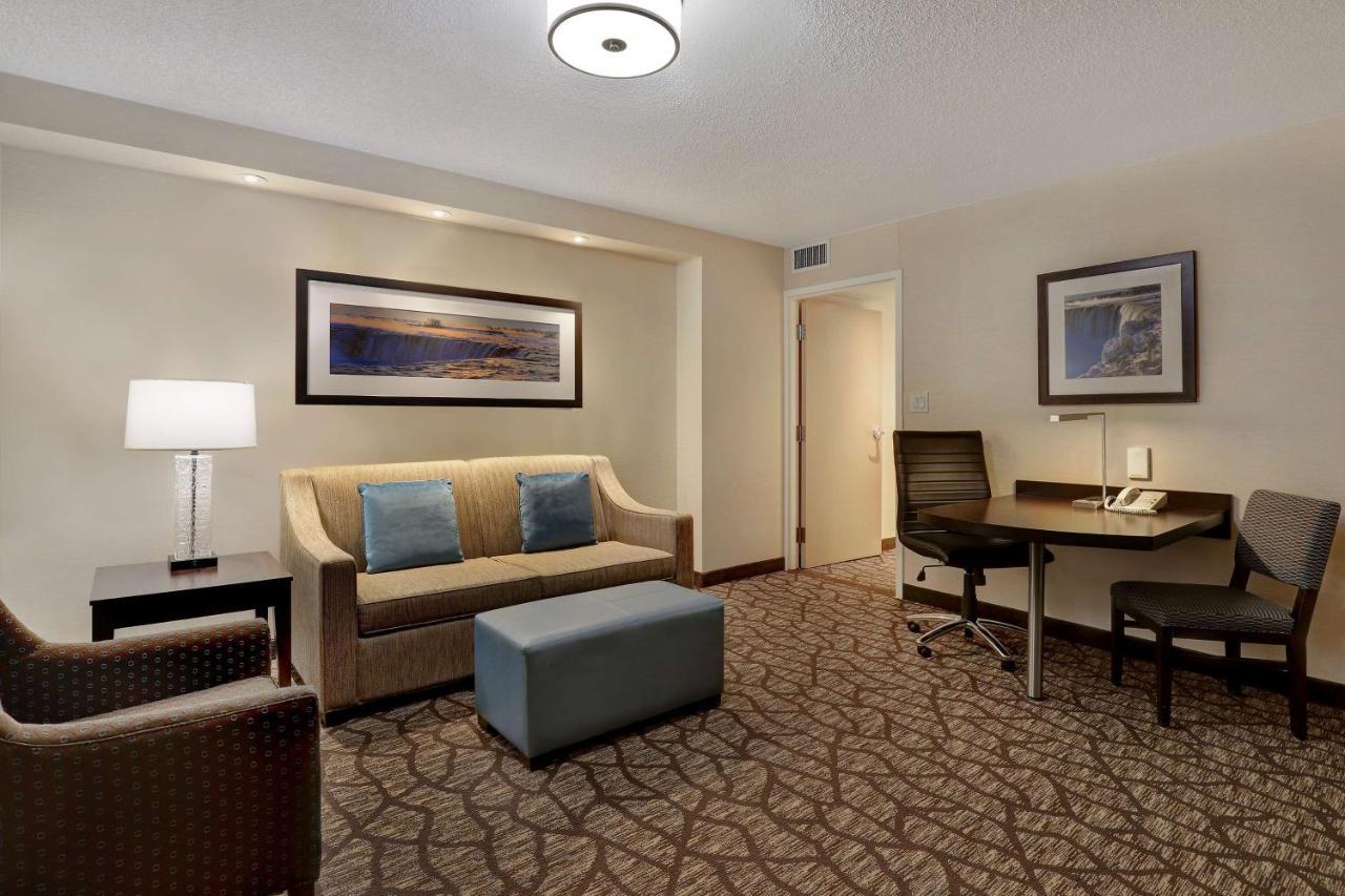 Hotel Embassy By Hilton Falls/ Fallsview Niagara Falls
