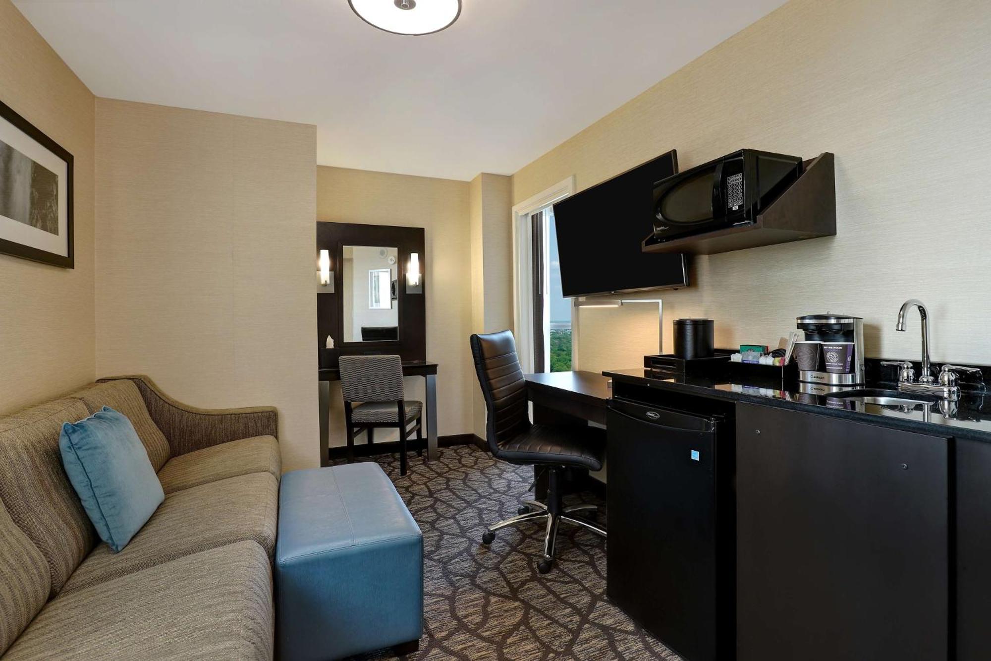 Embassy By Hilton Falls/ Fallsview Hotel Niagara Falls
