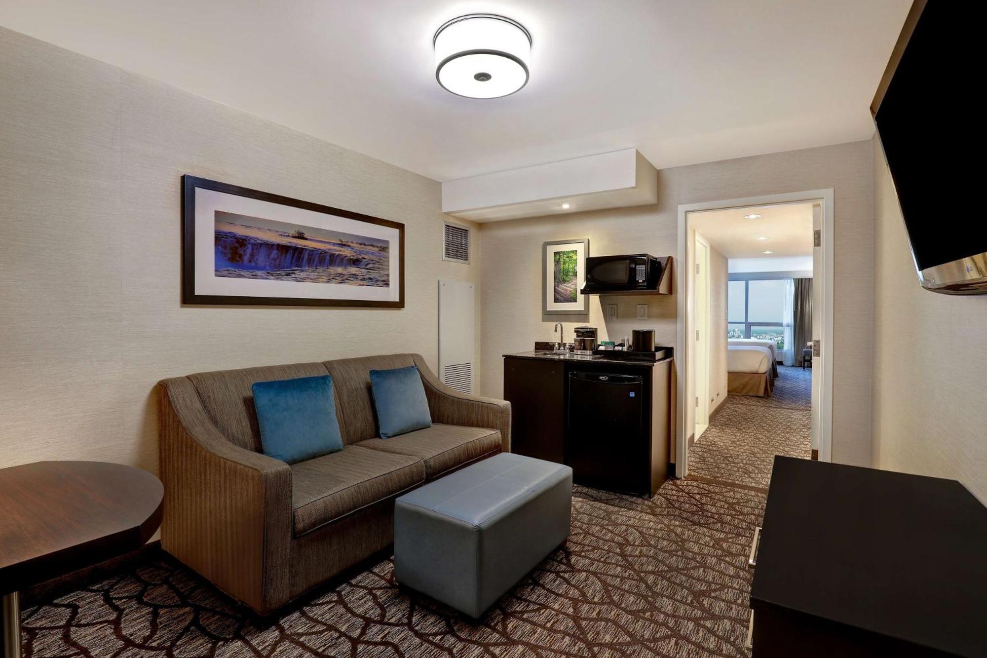 Hotel Embassy By Hilton Falls/ Fallsview