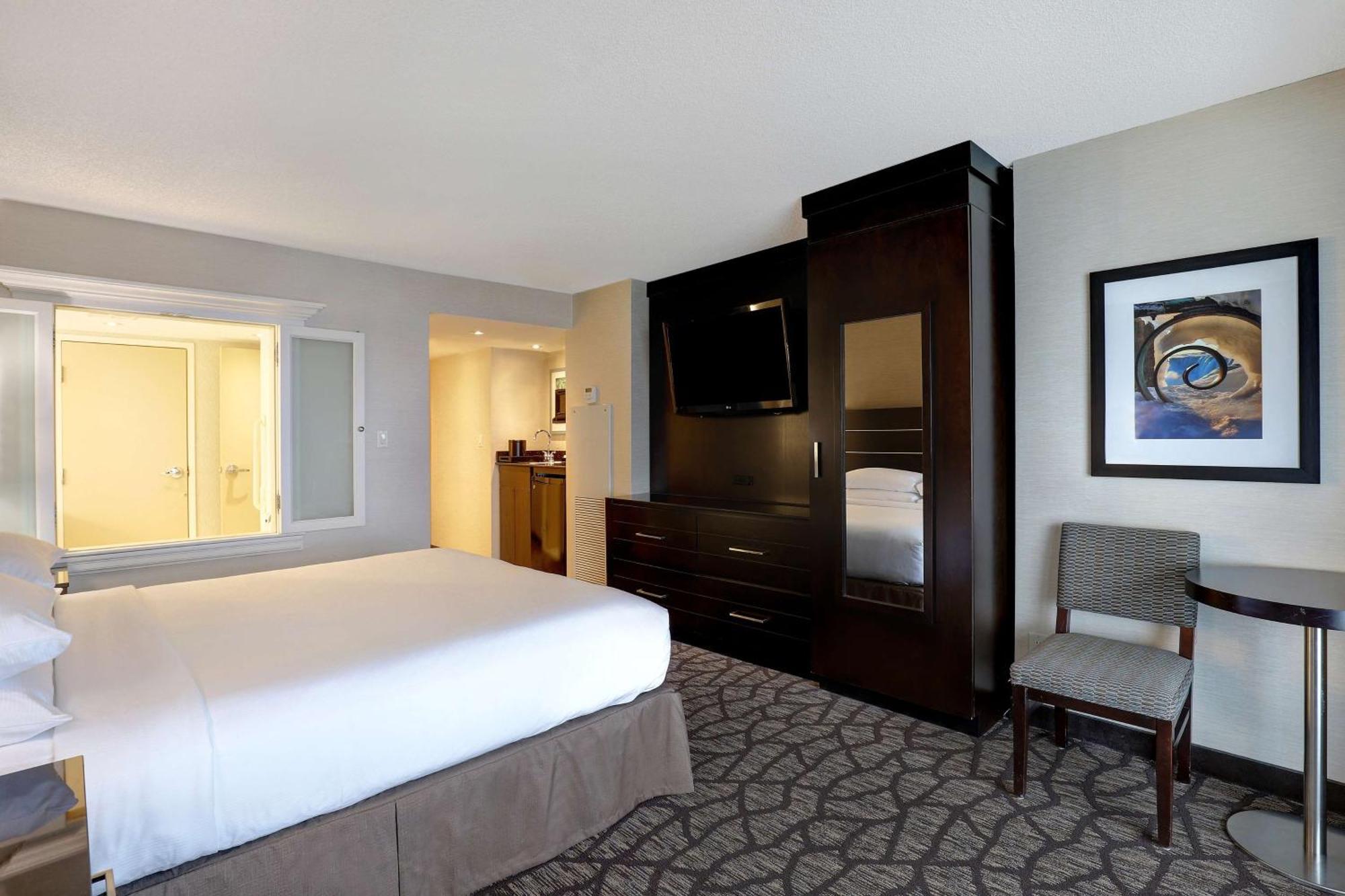 Embassy By Hilton Falls/ Fallsview Hotel Niagara Falls