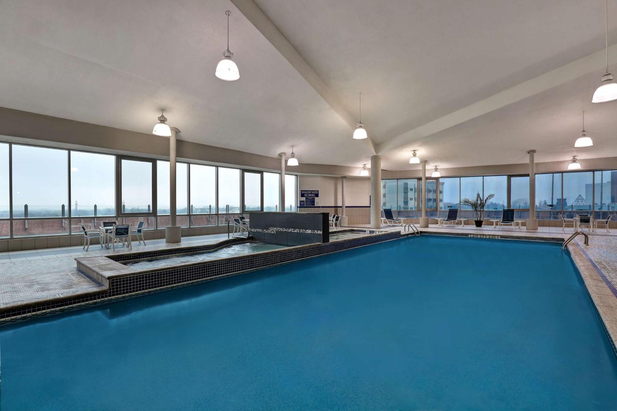 Embassy By Hilton Falls/ Fallsview Hotel Niagara Falls