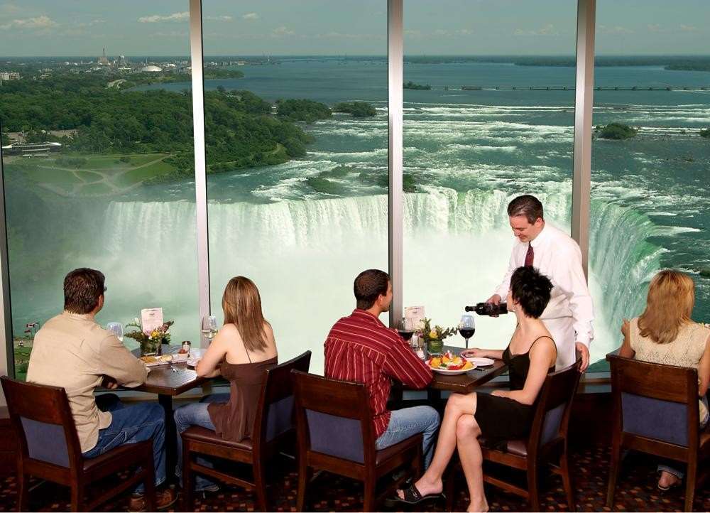 Hotel Embassy By Hilton Falls/ Fallsview